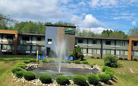 Wingate By Wyndham Lake George New York 2*